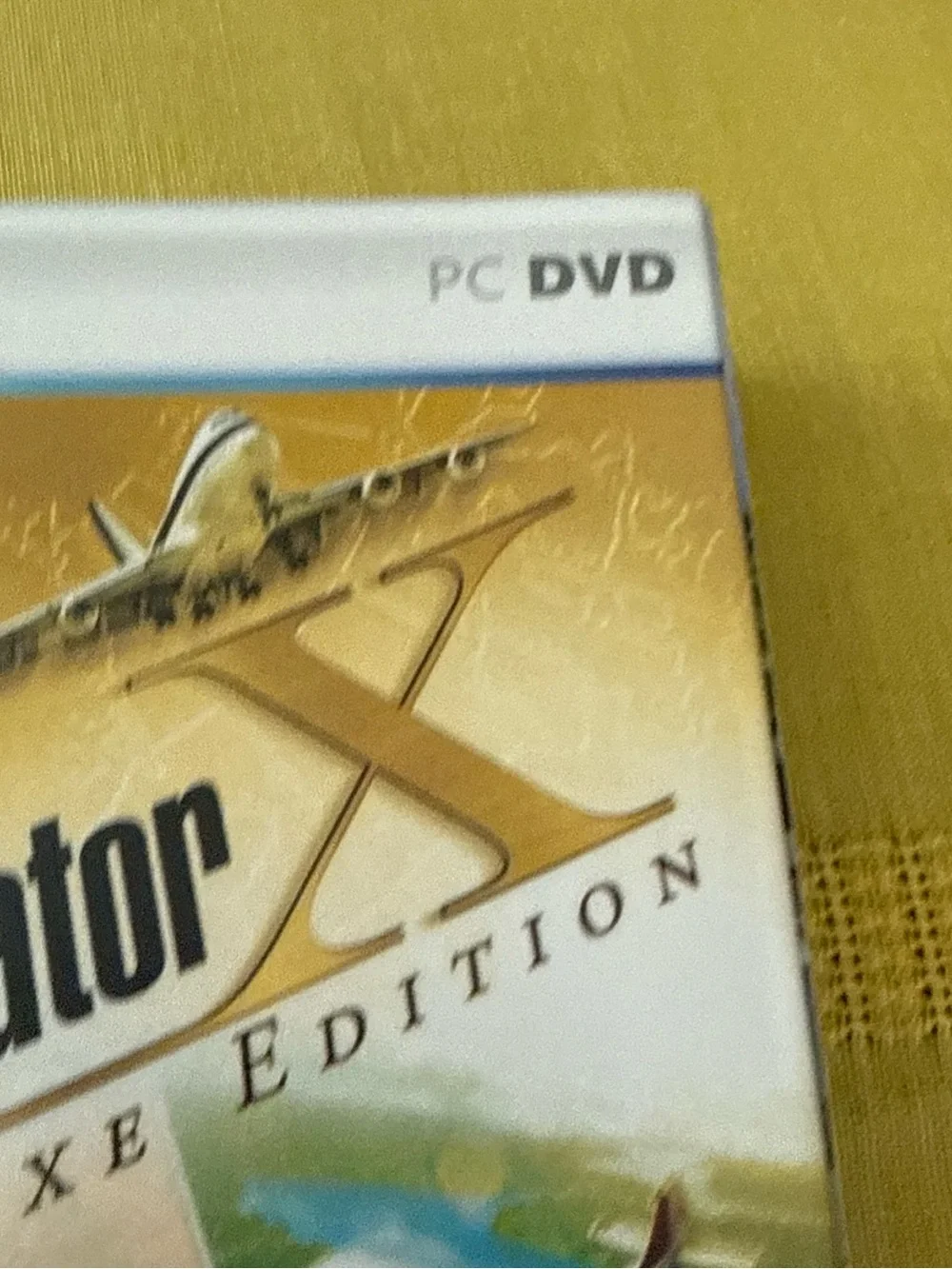 Microsoft Flight Simulator X Deluxe Edition - Gold & Blue Artwork 2006. Sealed.
